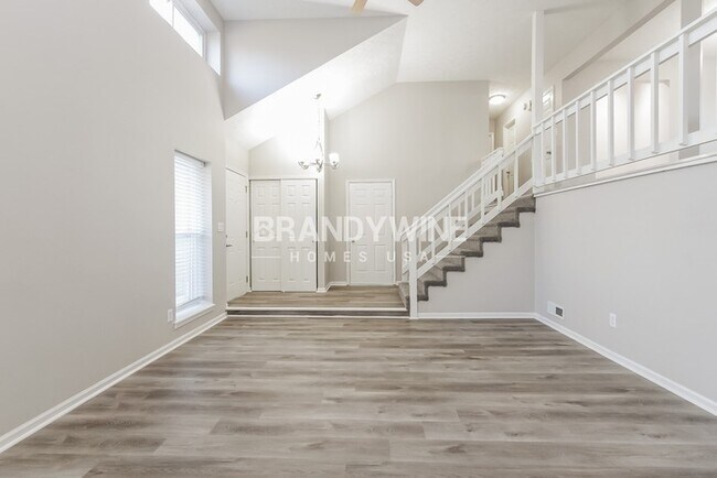 Building Photo - Elevate Your Lifestyle! 3BED 2BATH – Tour ...