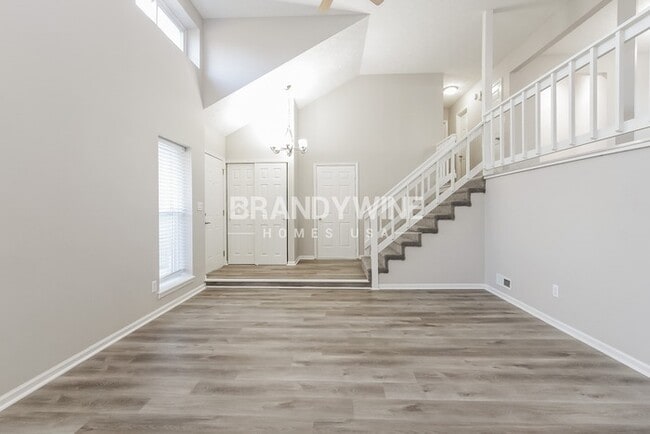 Foto del edificio - Elevate Your Lifestyle! 3BED 2BATH – Tour ...