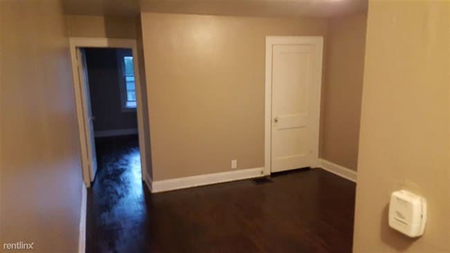 Building Photo - 1 br, 1 bath Triplex - 1282 Linwood Ave B