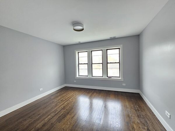 Building Photo - 2644 W Pratt Blvd