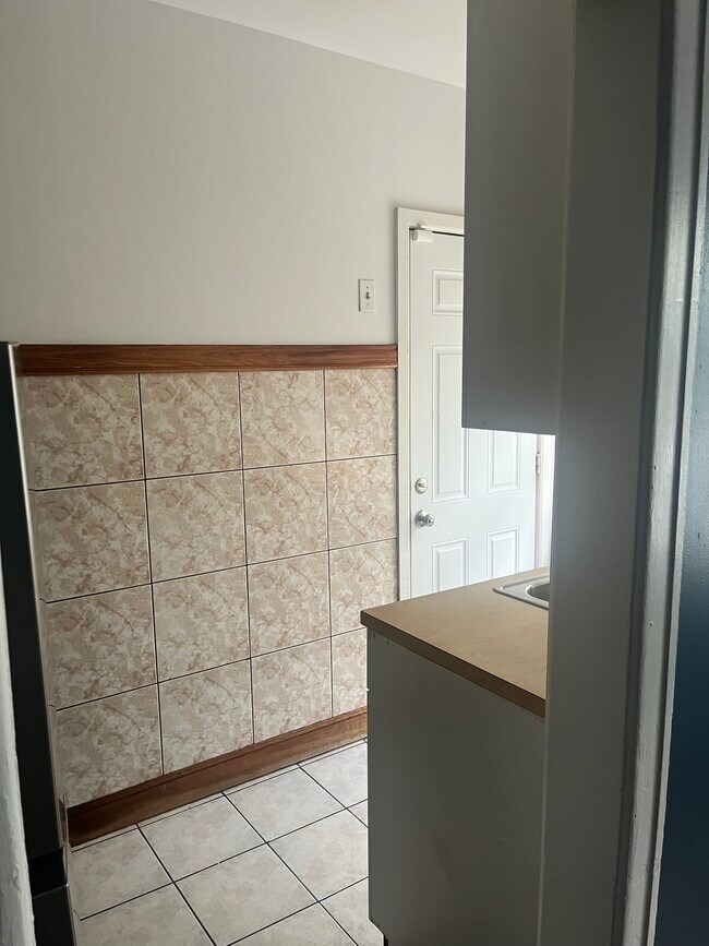 Kitchen - 4927 Wissahickon Ave