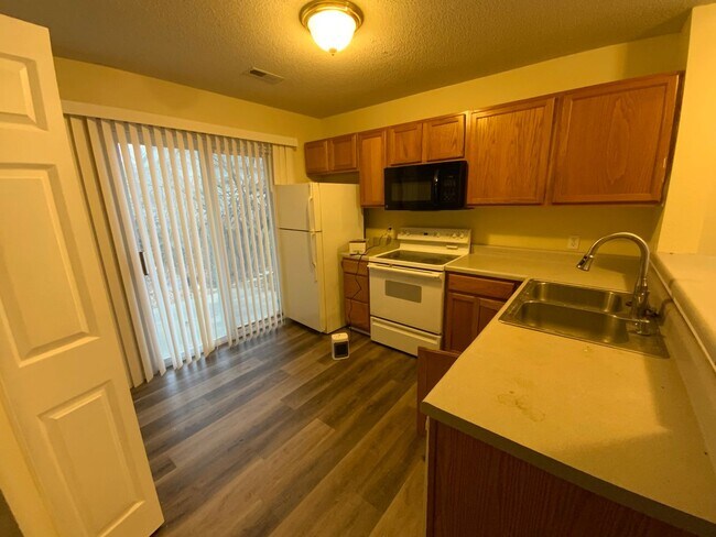 Building Photo - 3409-3411 Squirrel Dr