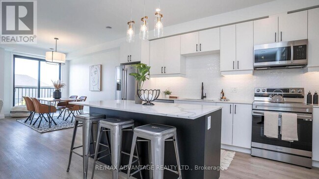 Photo du bâtiment - 3900 Savoy St