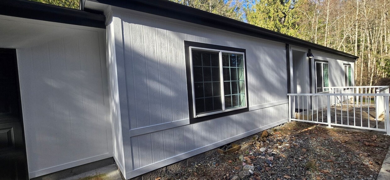 Building Photo - 54 Birdsong Ln