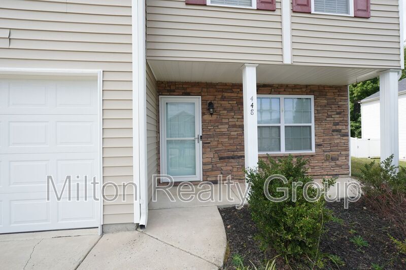 Building Photo - 448 Botanical Ct