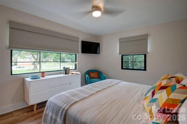 Building Photo - 3945 Rockfern Rd
