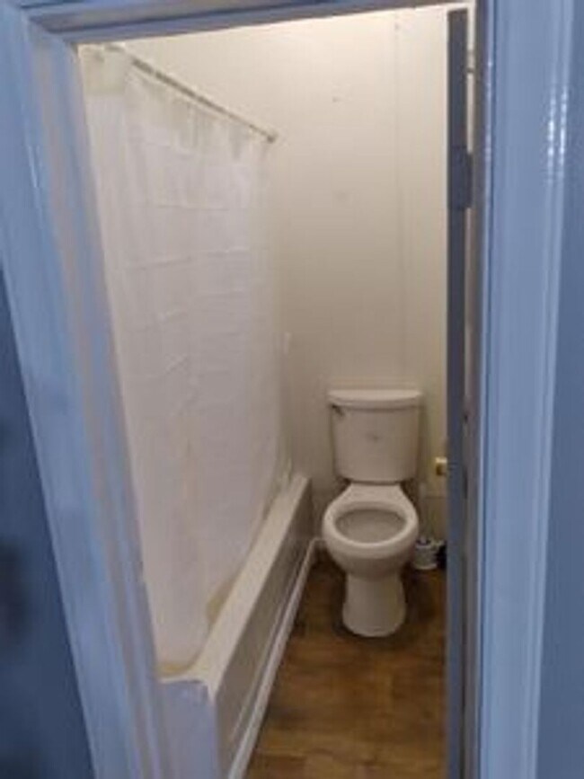 Foto del edificio - 3 bed 1 bath house in Richmond