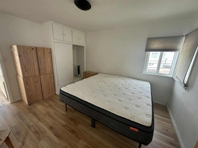 Building Photo - 312 Rosecrans Ave