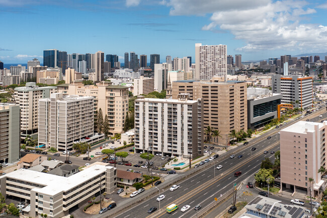 Aerial Photo - Alexander Arms Condominiums