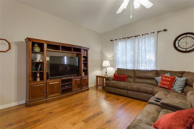 Foto del edificio - 4812 Carrotwood Dr