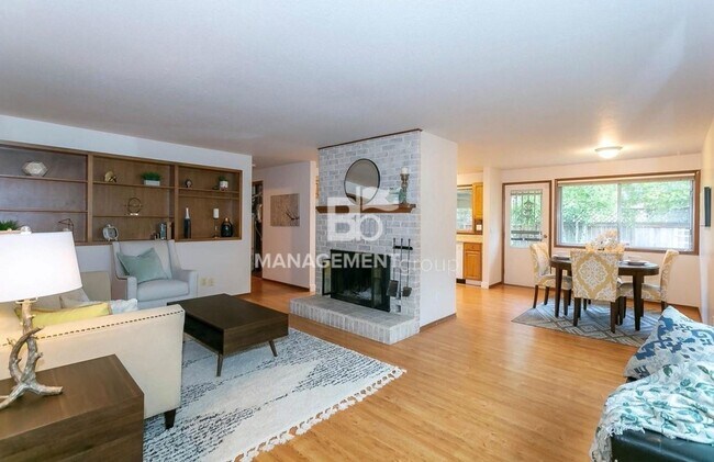 Foto del edificio - Prime Location Steps Away from St. Vincent...