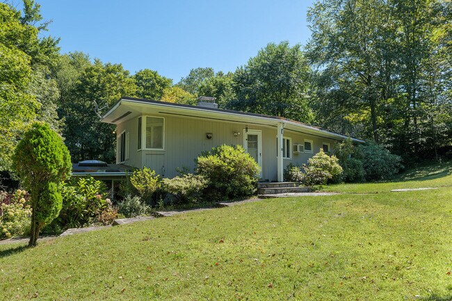 Building Photo - 26 Wilridge Rd