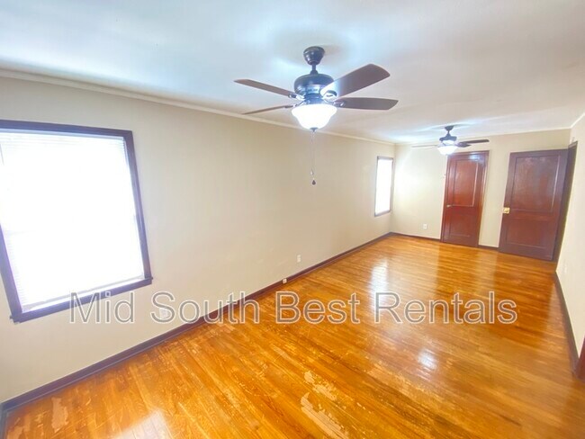 Foto del edificio - 1086 Goodman St
