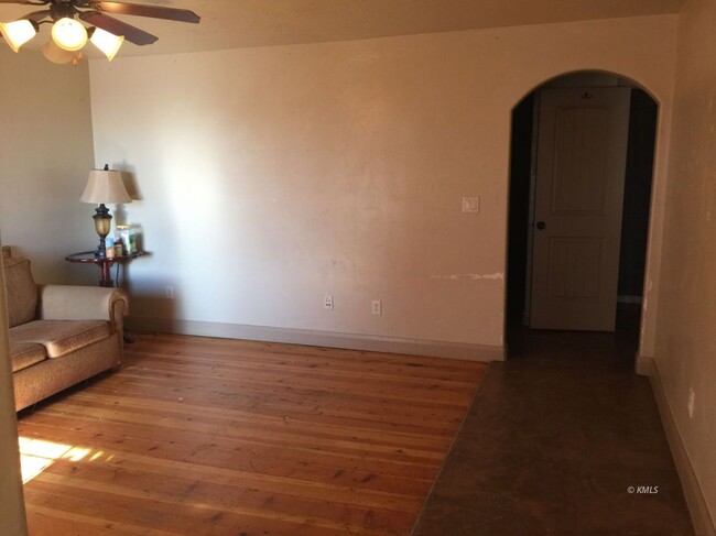 Building Photo - 143 E 100 S