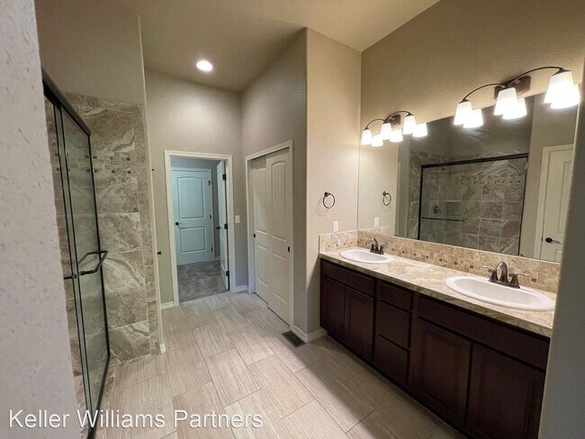 Building Photo - 4 br, 3 bath House - 13898 Paradise Villas...