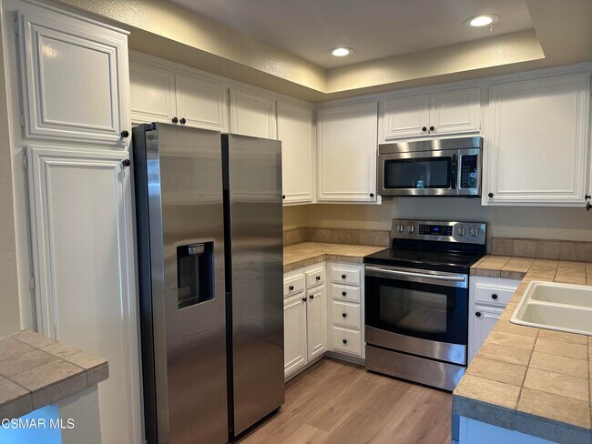Foto del edificio - 3719 Summershore Ln
