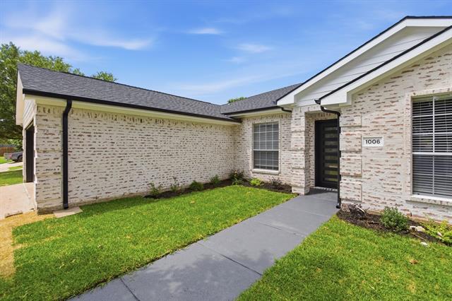 Building Photo - 1006 Lake Dallas Dr