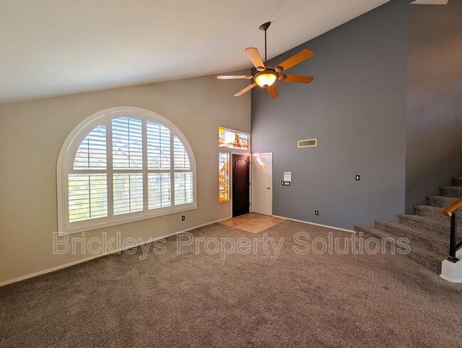 Foto del edificio - 2340 W Myrtle Dr