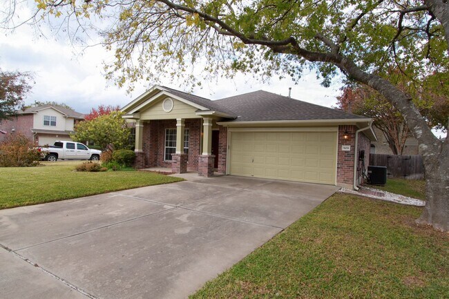 Foto del edificio - Immaculate 3 Bedroom, 2 Bath Home on Corne...
