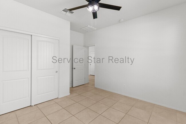 Building Photo - 7309 S 12th Dr