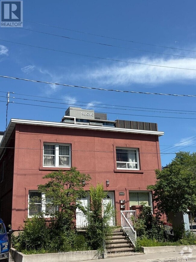 Building Photo - 409 Preston St