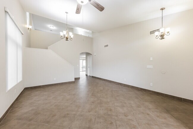 Foto del edificio - 2505 W Red Fox Rd