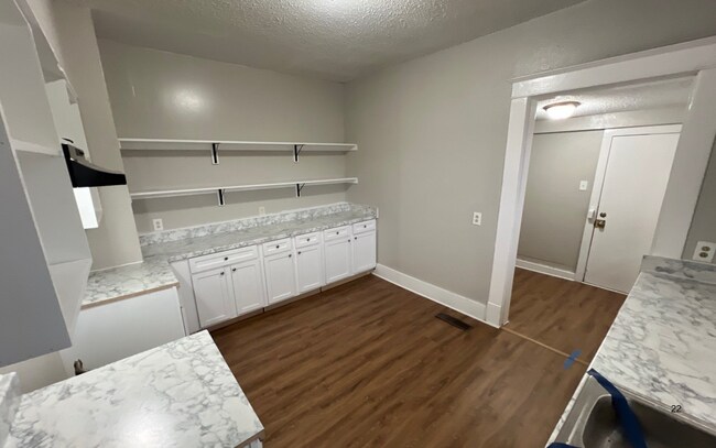 Foto del edificio - 699 Chelsea Ave