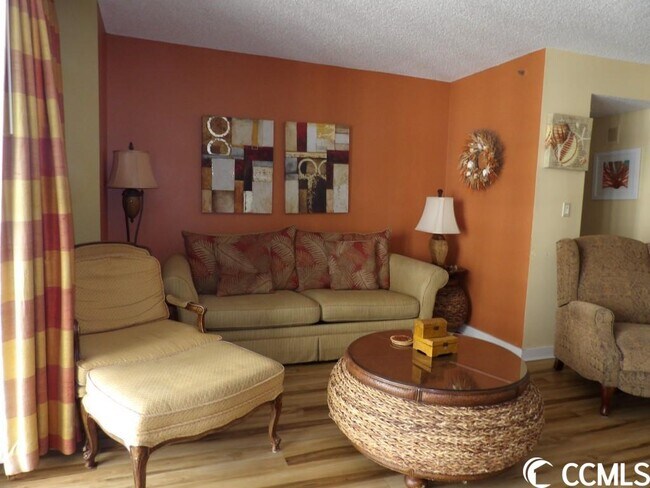 Foto del edificio - 9840 Queensway Blvd