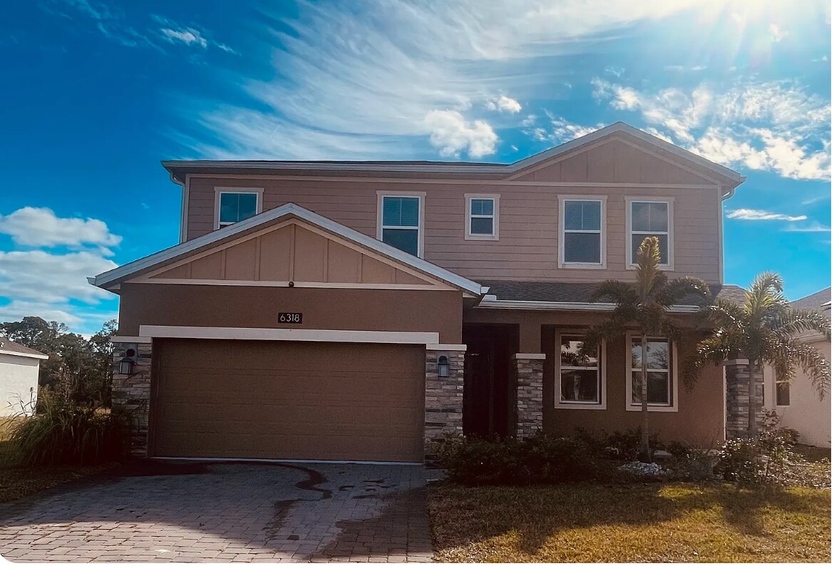 Foto principal - 6318 Lakepine St