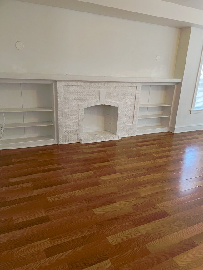 Foto del edificio - 6324 N Claremont Ave