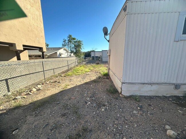 Foto del edificio - charming 2 bedroom mobile close to River