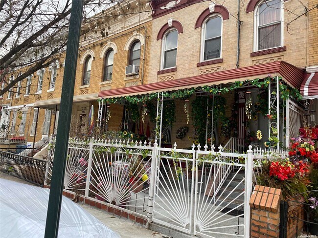 Foto del edificio - 523 Hemlock St