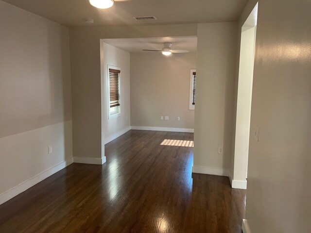 Foto del edificio - 1215 W 22nd St