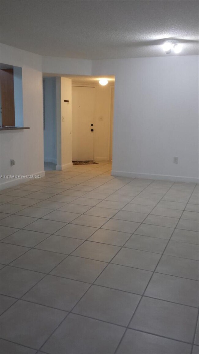 Foto del edificio - 4876 NW 97th Ct