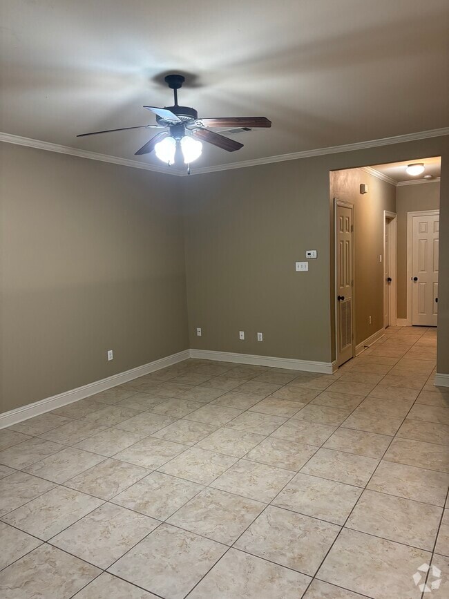 Building Photo - 828 Meadow Bend Dr
