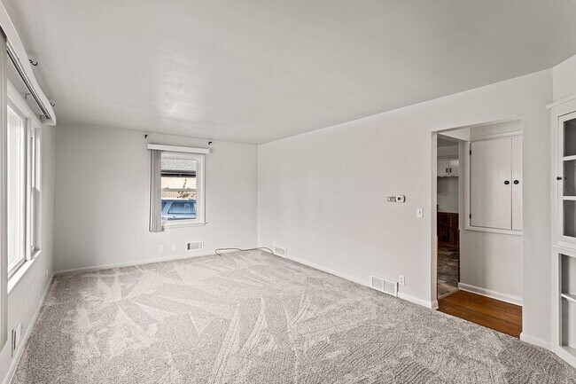 Foto del edificio - 2301 Summit Ave