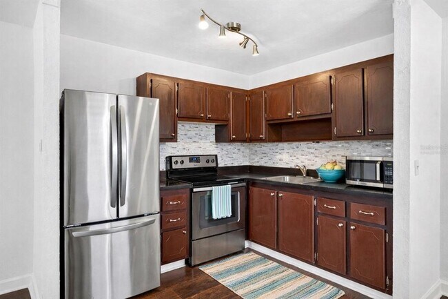 Foto del edificio - 1801 Bedford Ln