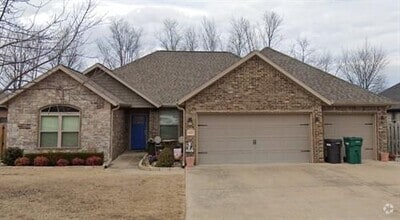 Building Photo - 4403 W Meadow Oaks Dr