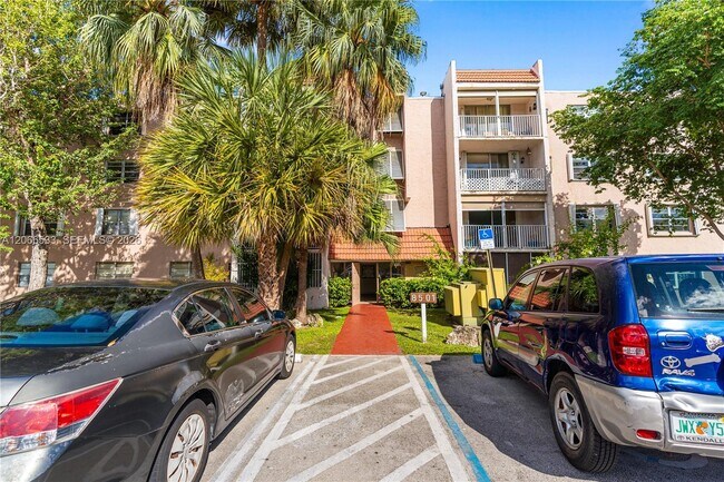 Foto del edificio - 8501 NW 8th St