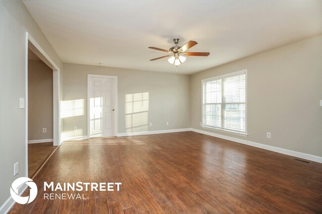 Building Photo - 2861 Sutherland Dr