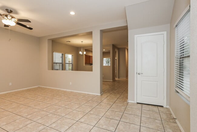 Building Photo - 706 N 112th Dr