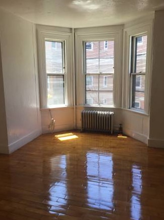 Building Photo - 8 Adella Pl