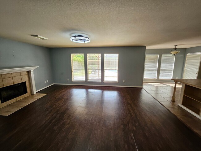 Foto del edificio - 7630 Cedar Brook Dr