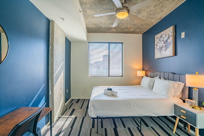 Foto del edificio - 333 E Roosevelt St