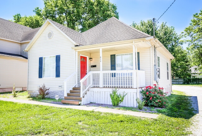 Unit A entrance - 614 W Mount Vernon St