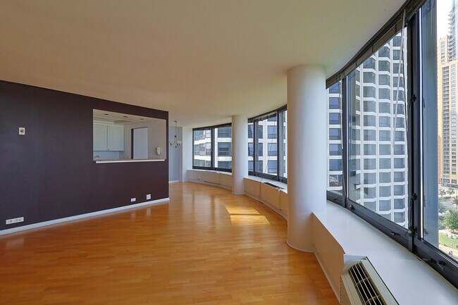 Foto del edificio - 155 N Harbor Dr