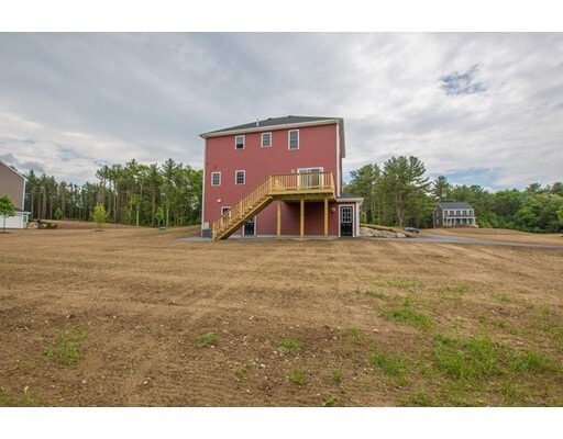 Building Photo - 5 Shamrock Ln
