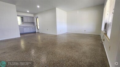 Building Photo - 2707 NE 32nd St
