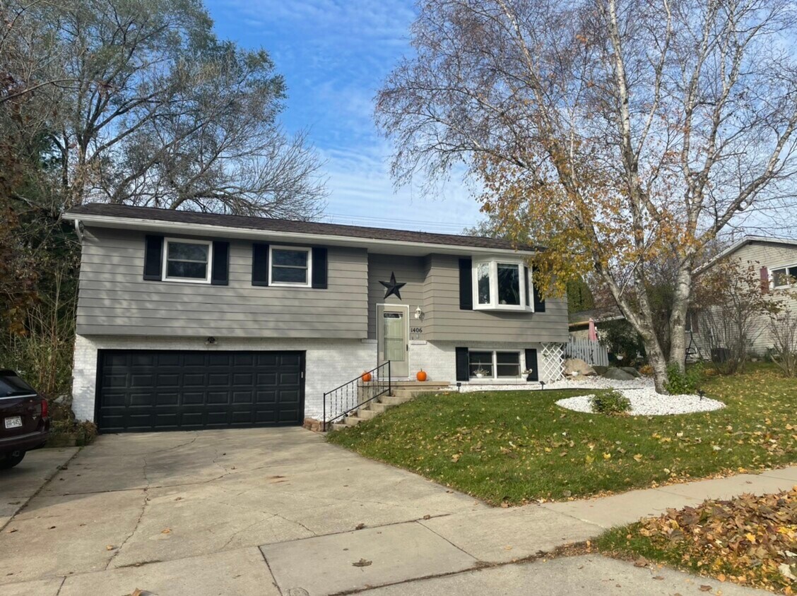 Primary Photo - 1406 Frisch Rd