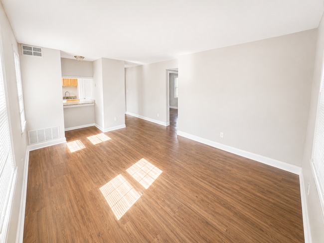 Building Photo - 2026 Move-In Special – $500 LEASE SIGNING BONUS!! Bright & Spacious 2BR Apartment in Southeast DC...